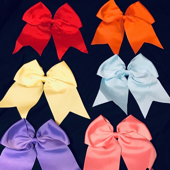 Hair bows - Picture 1 of 2